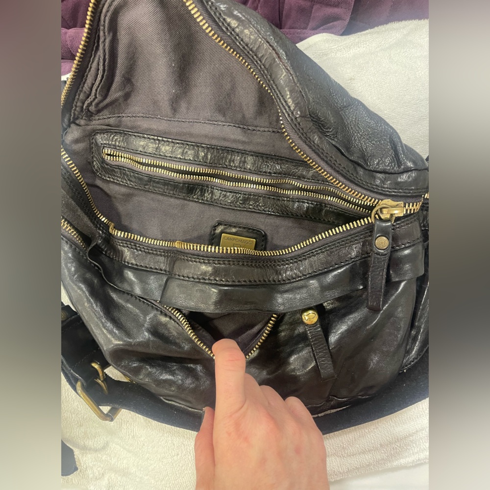 Campomaggi unisex Classic black leather bag! Purchased from Free people - Picture 11 of 15